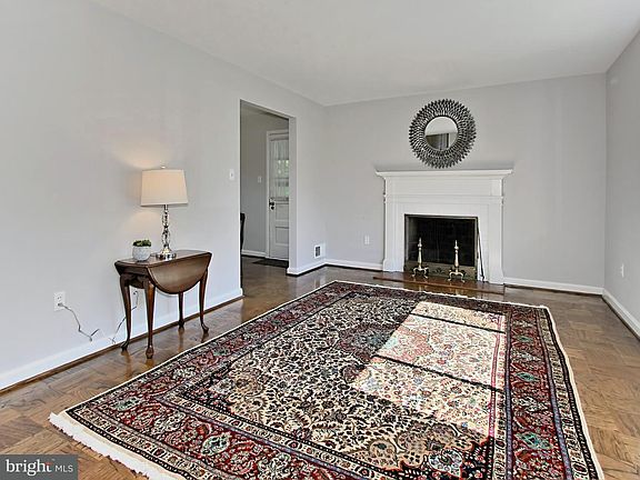 3rd image of 6414 Carolyn Dr