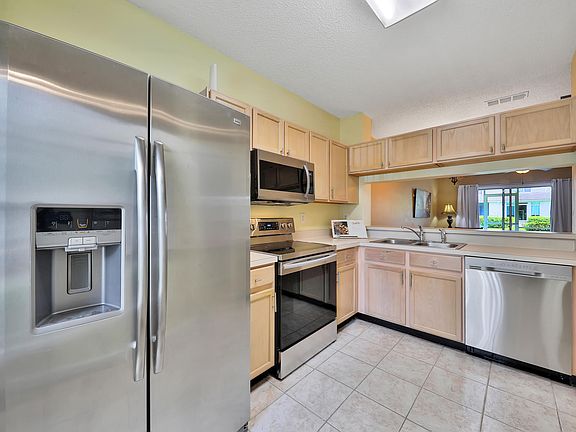 2nd image of 12311 Kensington Lakes Dr Unit 3206