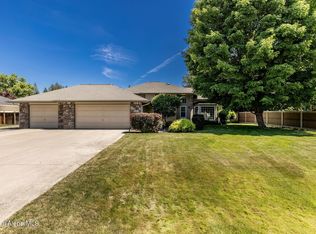 8290 N Summerfield Loop, Hayden Lake, ID 83835