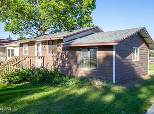 202 12th St SE, Watertown, SD 57201
