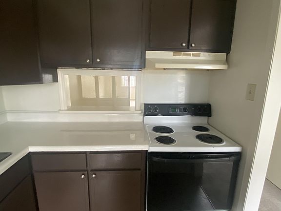 3rd image of 2401 Vanstory St #2401D