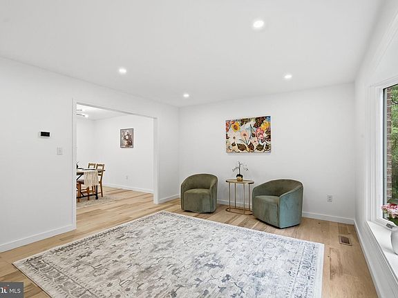 3rd image of 800 Berrymans Ln
