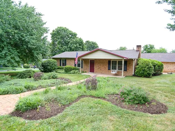 817 North Dr, Blacksburg, VA 24060
