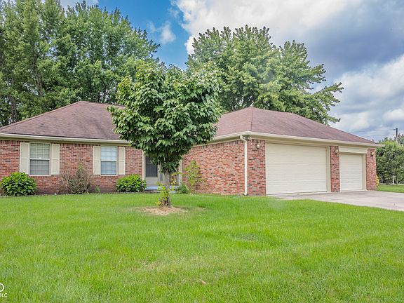 2nd image of 1394 Macintosh Dr