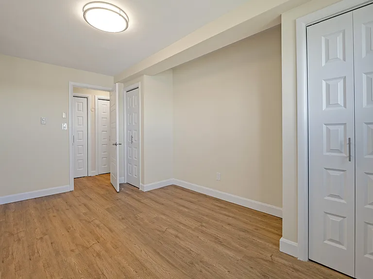 211 Buckingham Rd — Photo 18