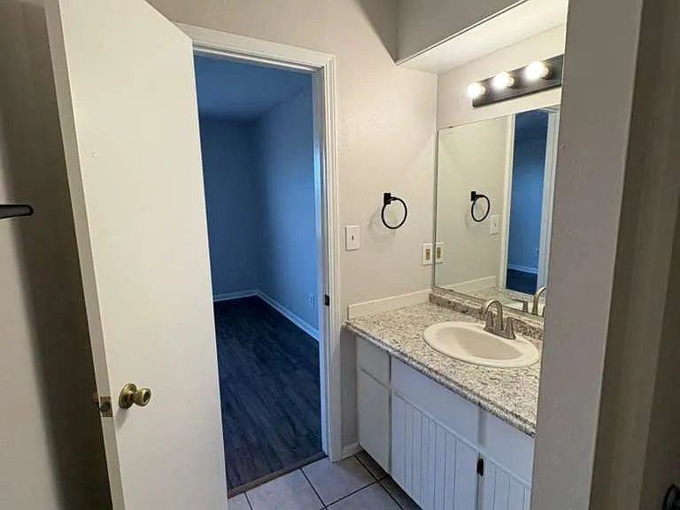 5401 NW King Richard Ave #B — Photo 20