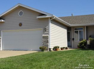 2225 Pheasant Ln, Salina, KS 67401