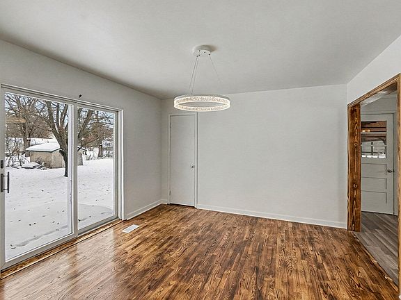 5th image of 818 N Main St