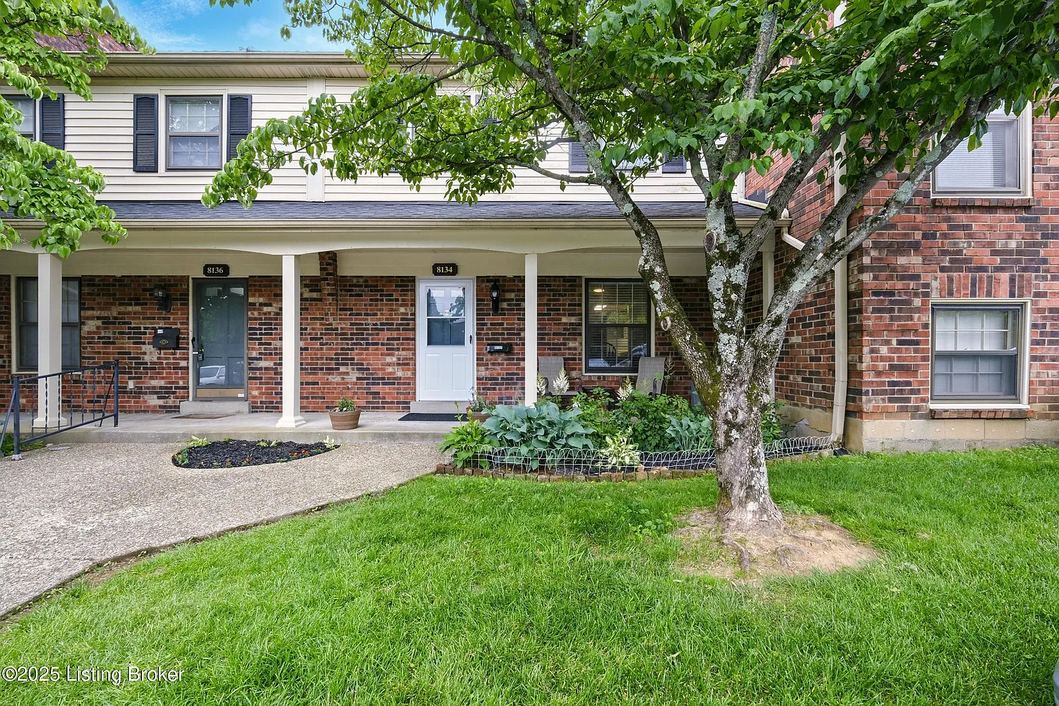 8134 Lake Ter photo 1