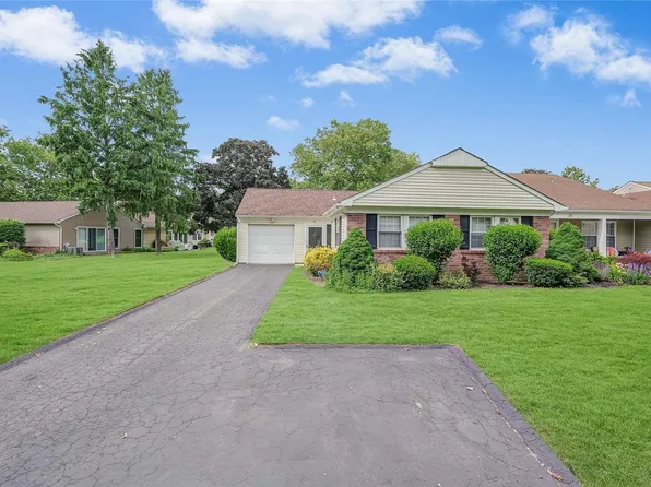 41 Hearthside Drive #41, Mount Sinai, NY 11766