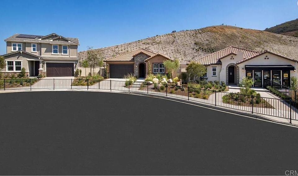1st image of 935 Visalia Pl
