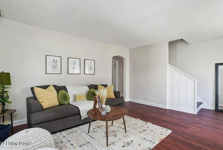 627 Harris Pl — Photo 4