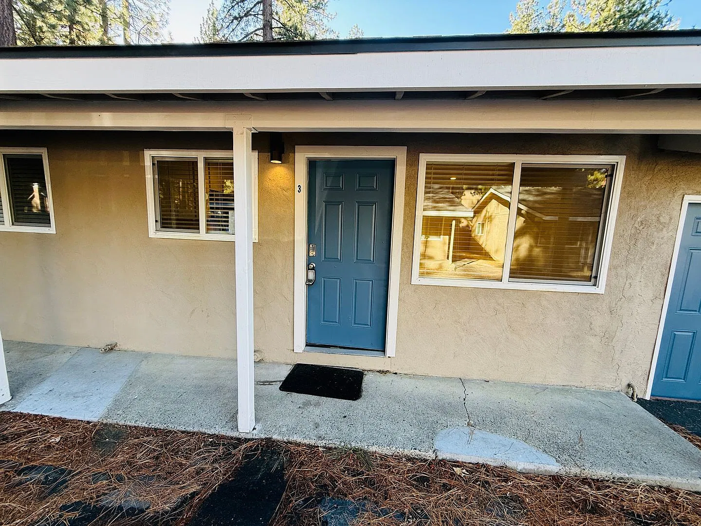 Updated 1 bed /1 bath apartment at 946 Modesto #3 — Photo 4