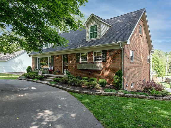 2nd image of 105 Hummingbird Dr