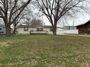 3530 Maple St, Davey, NE 68336