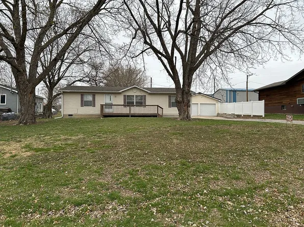 3530 Maple St, Davey, NE 68336