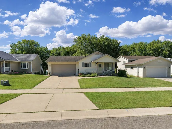 3818 Strathmore Ln SE, Rochester, MN 55904