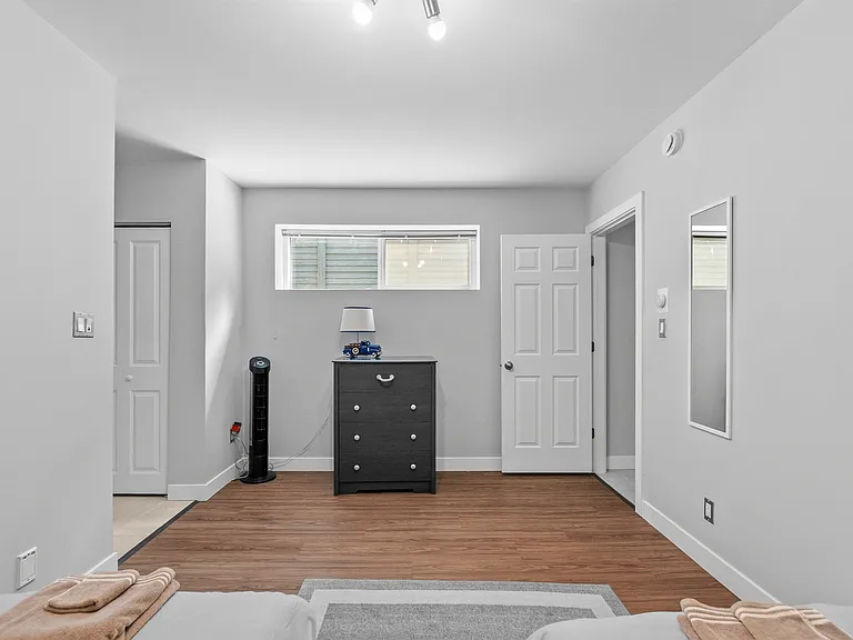 4225 Evergreen Ave #BASEMENT — Photo 16
