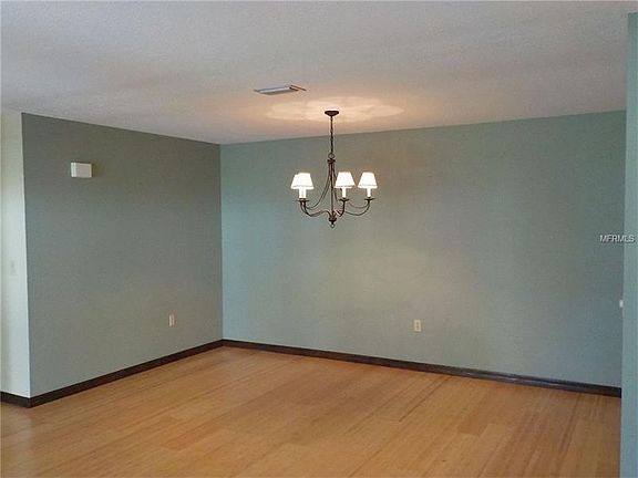 4th image of 214 Vermont Ave