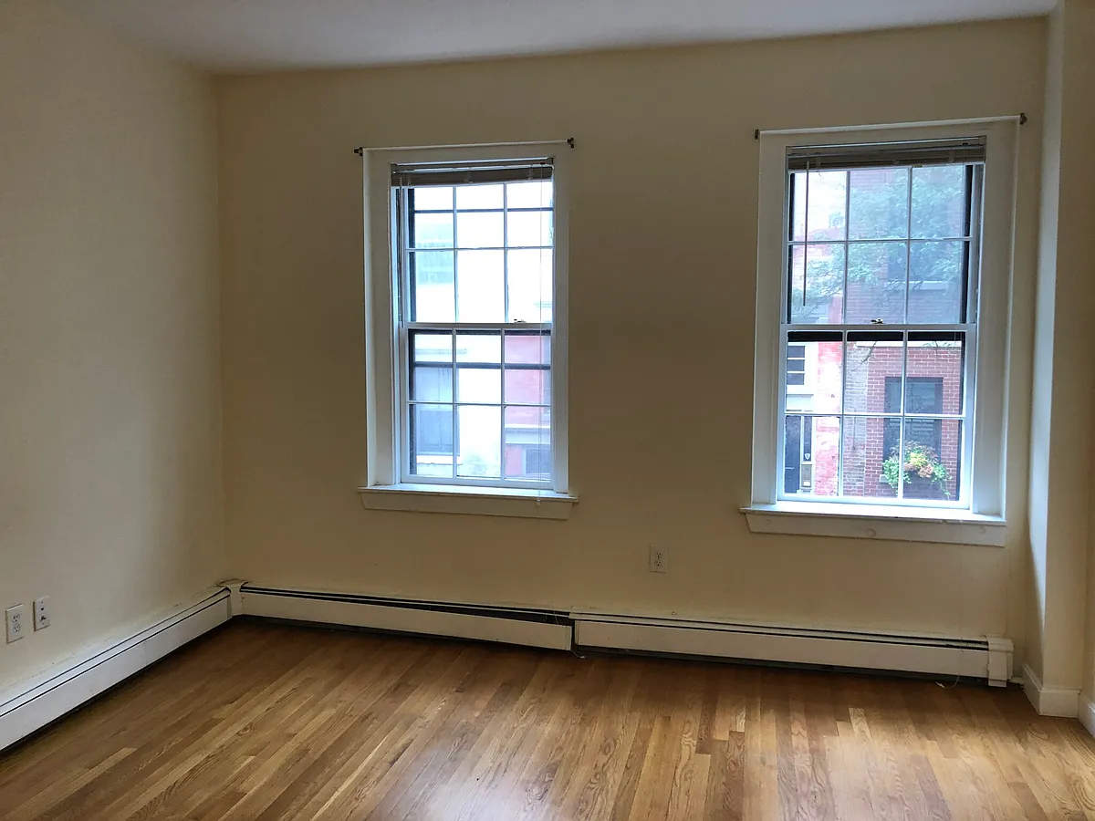 Building Photo - 28 Phillips St #1