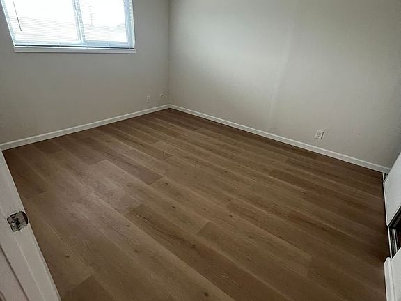 4th image of 250-290 N Idaho Ave #290-10