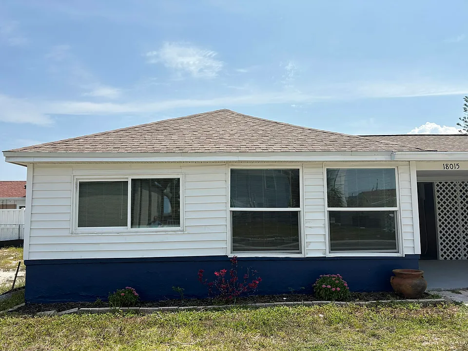 18015 1st St E, 1 block to the beach!
