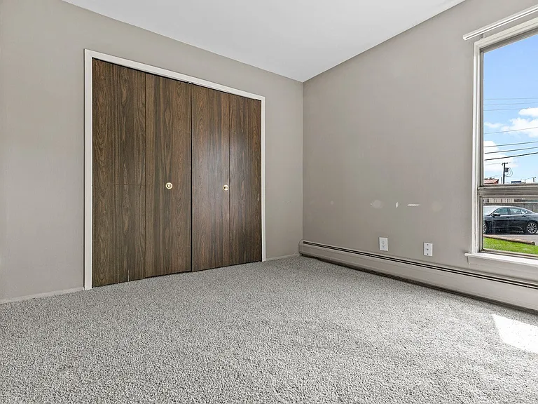 Macomb Manor - Roseville, MI — Photo 26