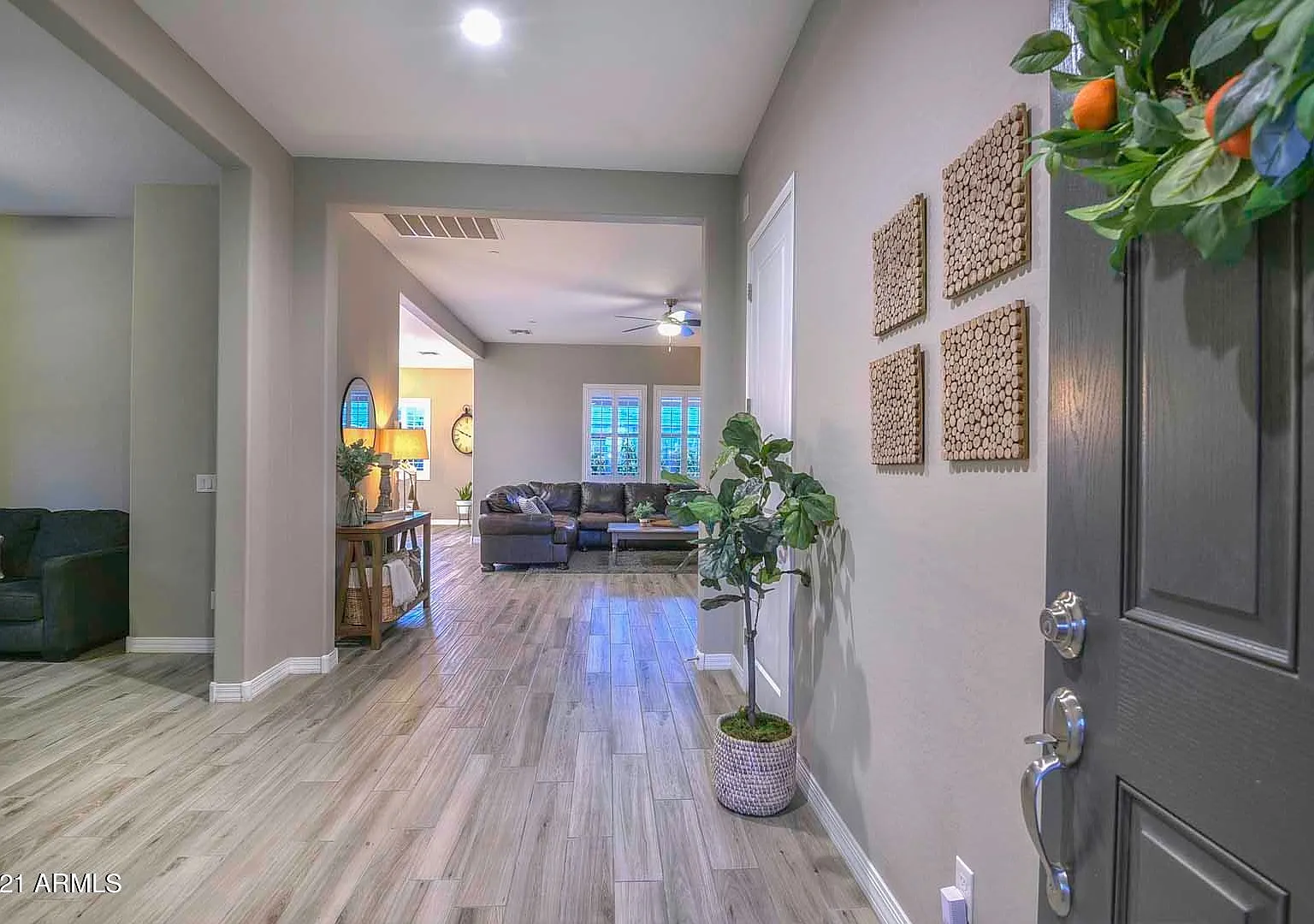 4 bed, 3.5 bath, 2758 sqft, $3,400 — Photo 3