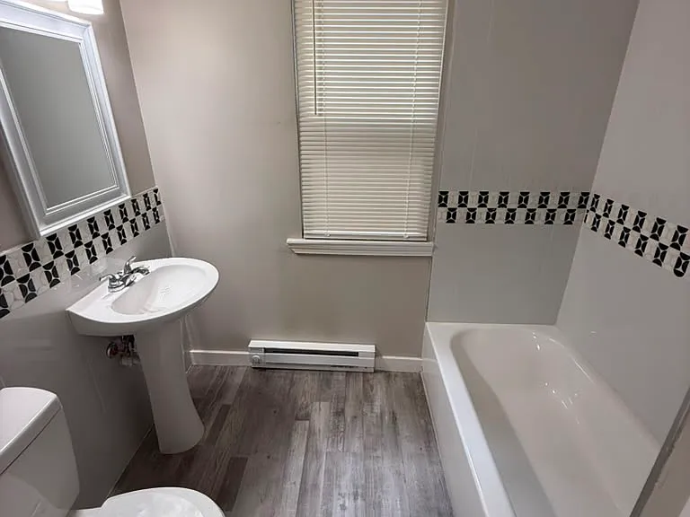 421 Washington St — Photo 2