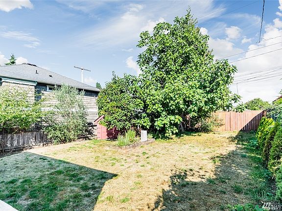 5th image of 9236 35th Ave SW