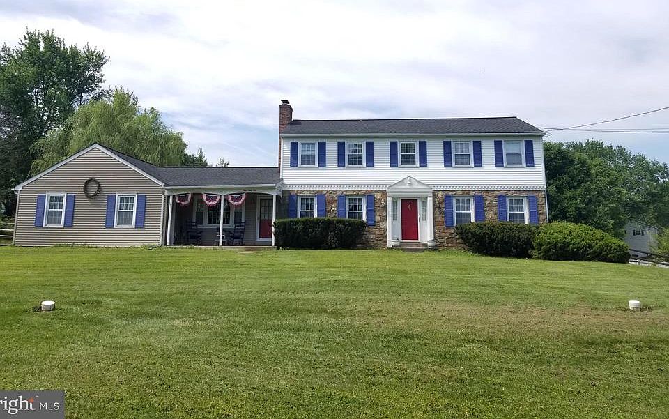 2nd image of 191 Pebble Ridge Rd