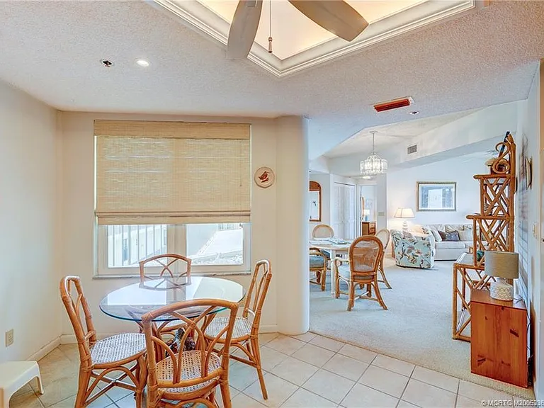 221 NE Plantation Rd #407 — Photo 25