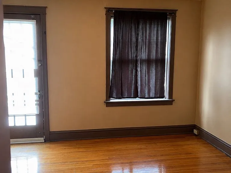 5107 S Broadway — Photo 2
