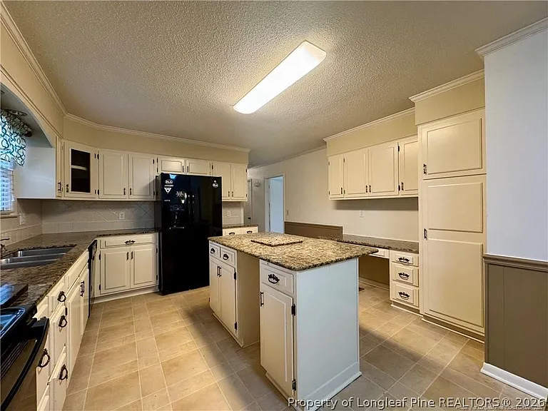 400 Harrill St — Photo 9