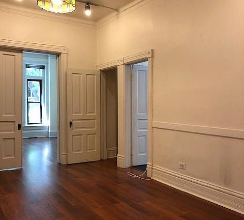 5th image of 1957 N Bissell St APT 1F
