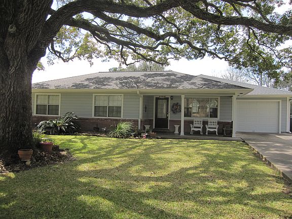 2nd image of 2012 Hillcrest Dr