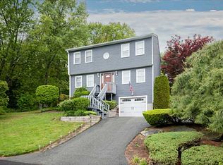 32 Pasture View Ln, Cranston, RI 02921