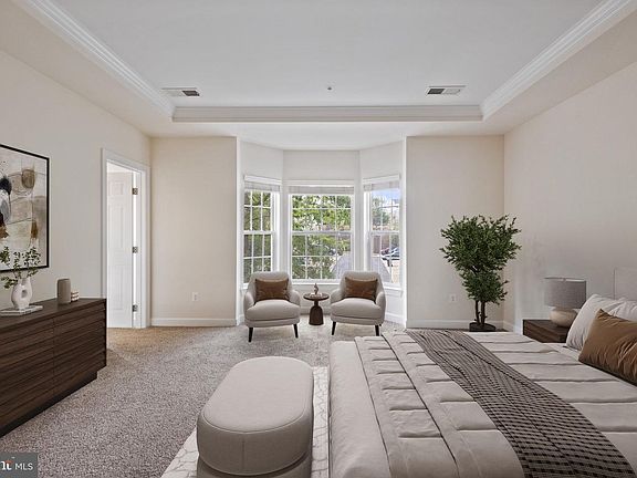 4th image of 2576 Eastbourne Dr