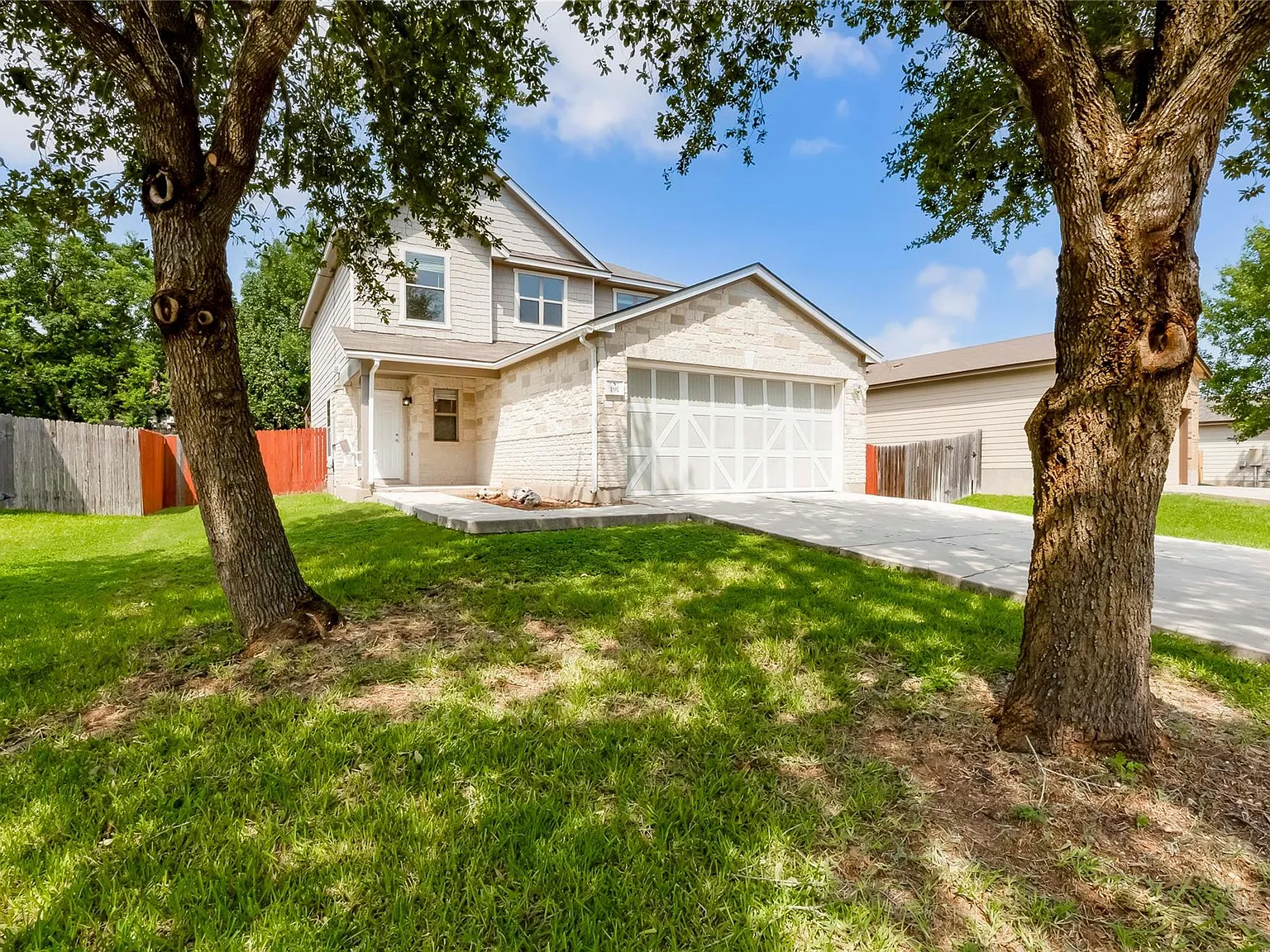 3 bed, 2.5 bath, 1721 sqft, $1,850 — Photo 2