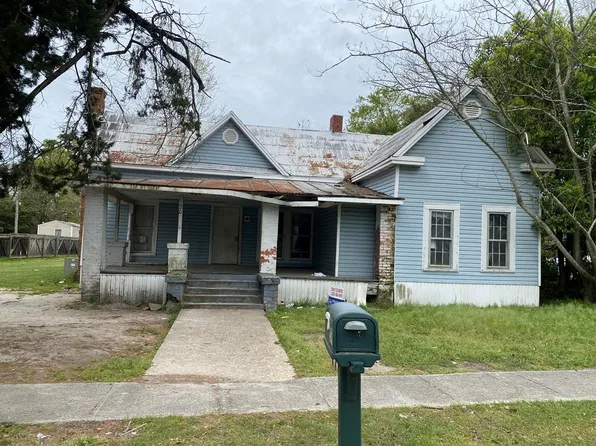 208 S Goodman St, Sparks, GA 31647