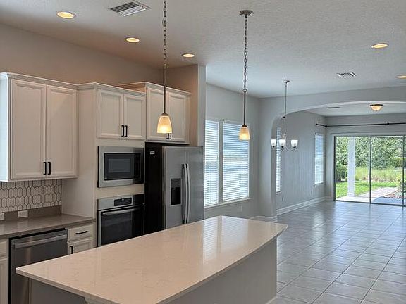 4th image of 164 Dalton Cir
