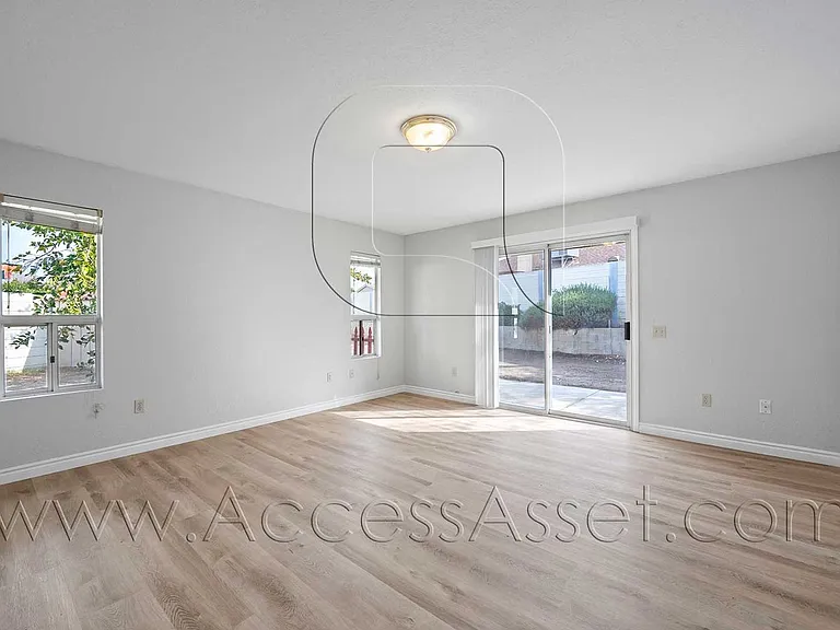 4473 Brighton Ct — Photo 10