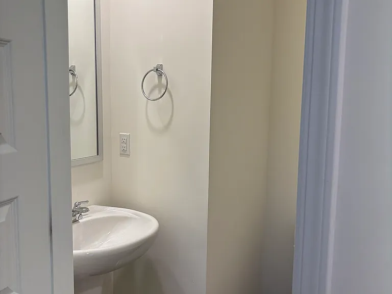 222 Coastal Dr — Photo 5
