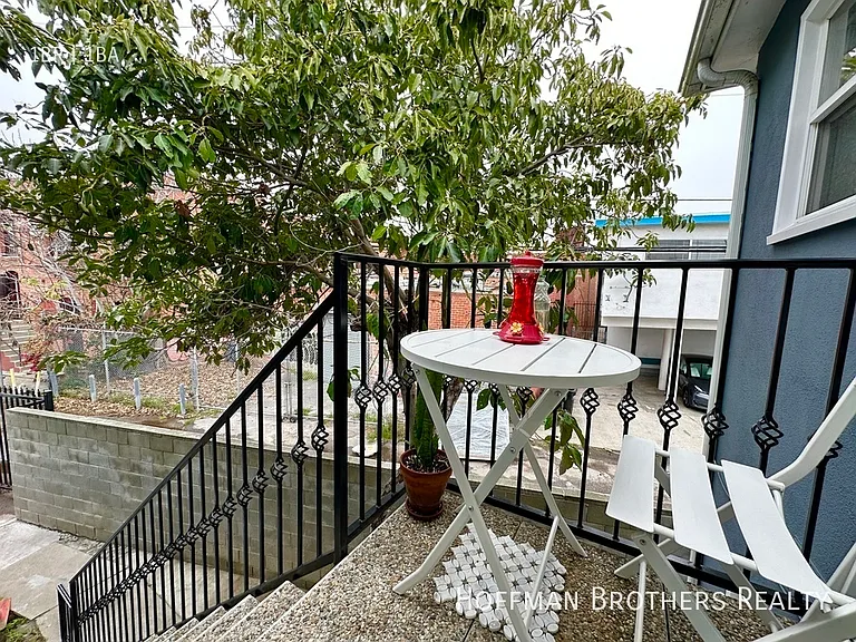 1913 1/2 Claudina Ave — Photo 12