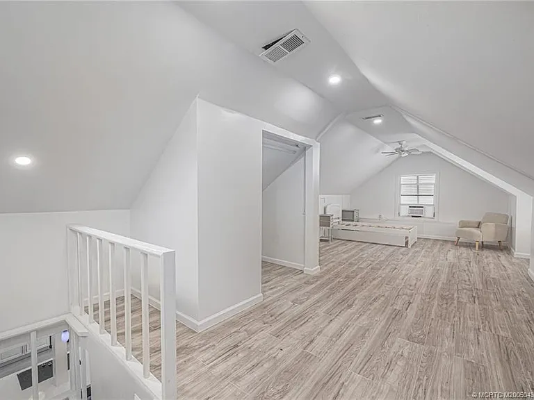 7007 S Indian River Dr — Photo 17