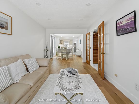 5th image of 3071 Bayberry Dr