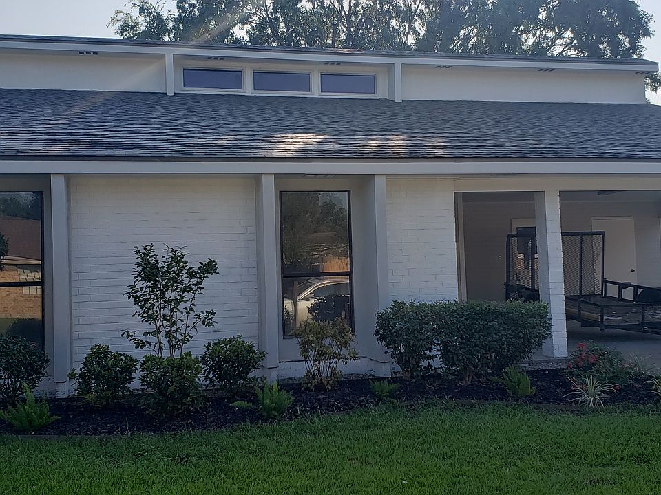 1st image of 103 Lazy Creek Dr