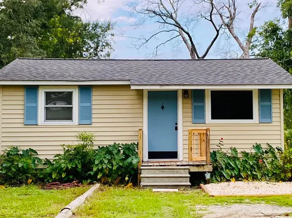 405 S Dudley St, Burgaw, NC 28425