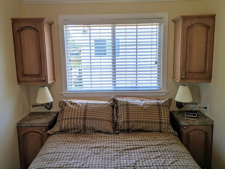 Master BR (Queen bed)