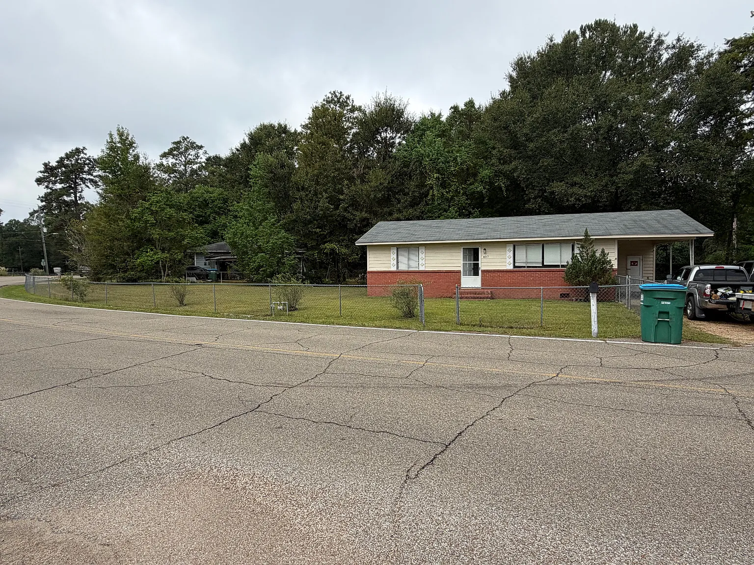 3 bed, 1650 sqft, $1,295 — Photo 1